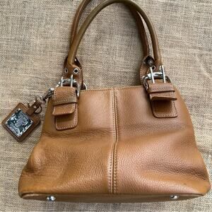 Tignanello caramel leather bag top handle basic capsule big buckles square base